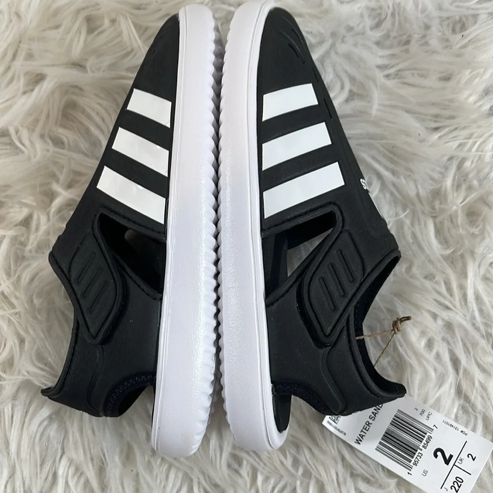 ADIDAS Closed Toe Water Sandals Velcro Black & White Kid’s Size 2 NEW